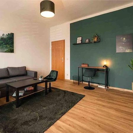 Ferienwohnung Bali Style Mit High Speed Wlan Und Gratis Parkplatz Gera Exteriér fotografie